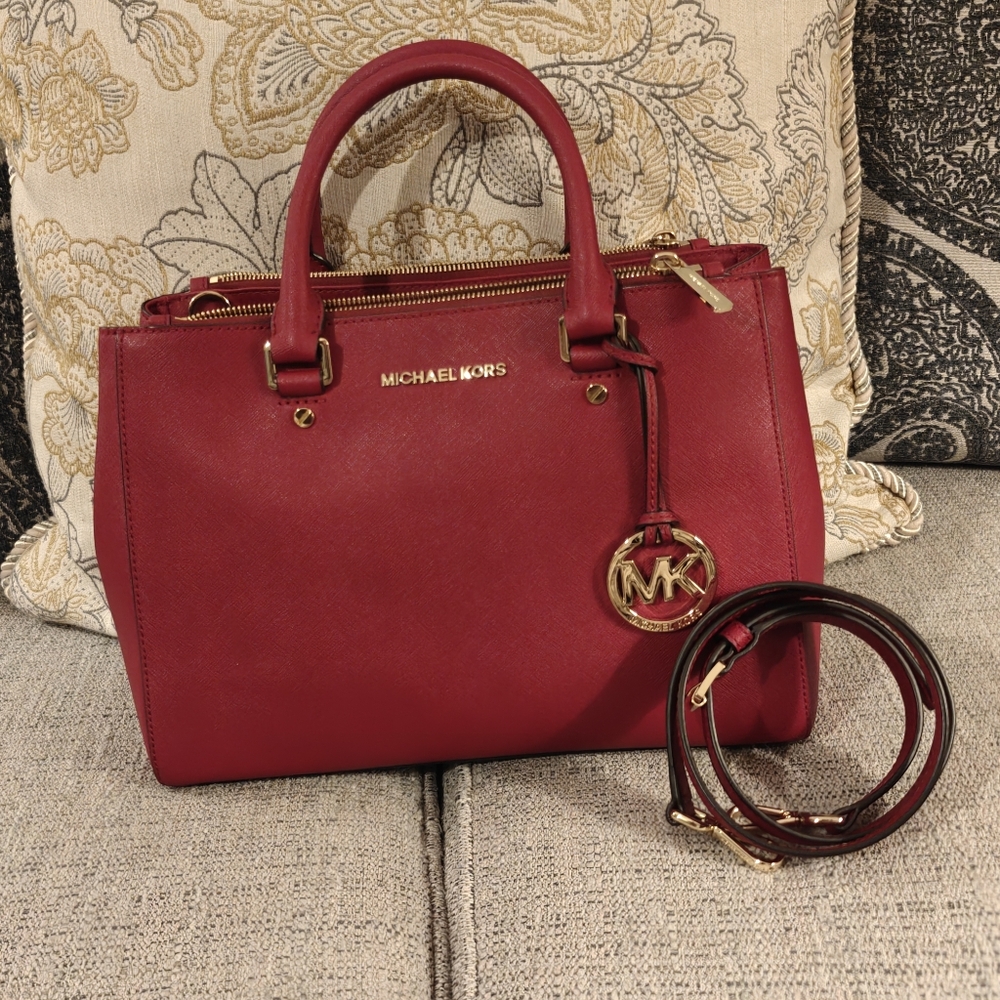 Michael Kors Medium Sutton - Cherry
